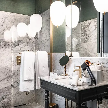 Maison Maubreuil 5* נאנט